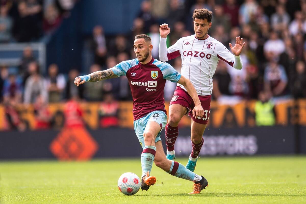 邵佳一会把青岛西海岸的这套5-4-1阵型自由切换...