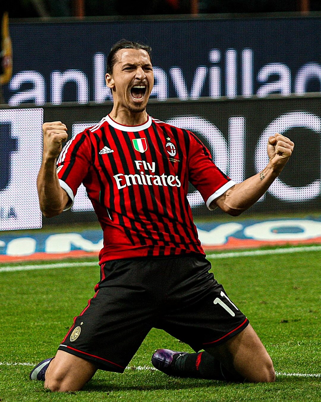 世界杯预热海报里没有C罗遭质疑，FIFA删除原海报改“怀旧”