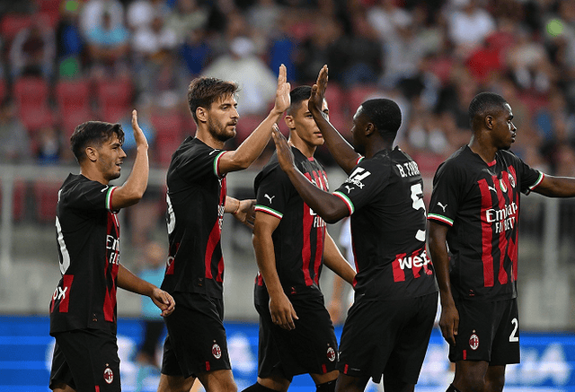 都体：尤文将采用四后卫体系，斯帕莱蒂计划推行4-3-2-1阵型