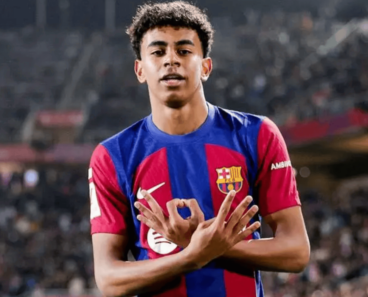 2球3助攻闪耀全场，奥利塞当选拜仁6-2弗赖堡最佳球员