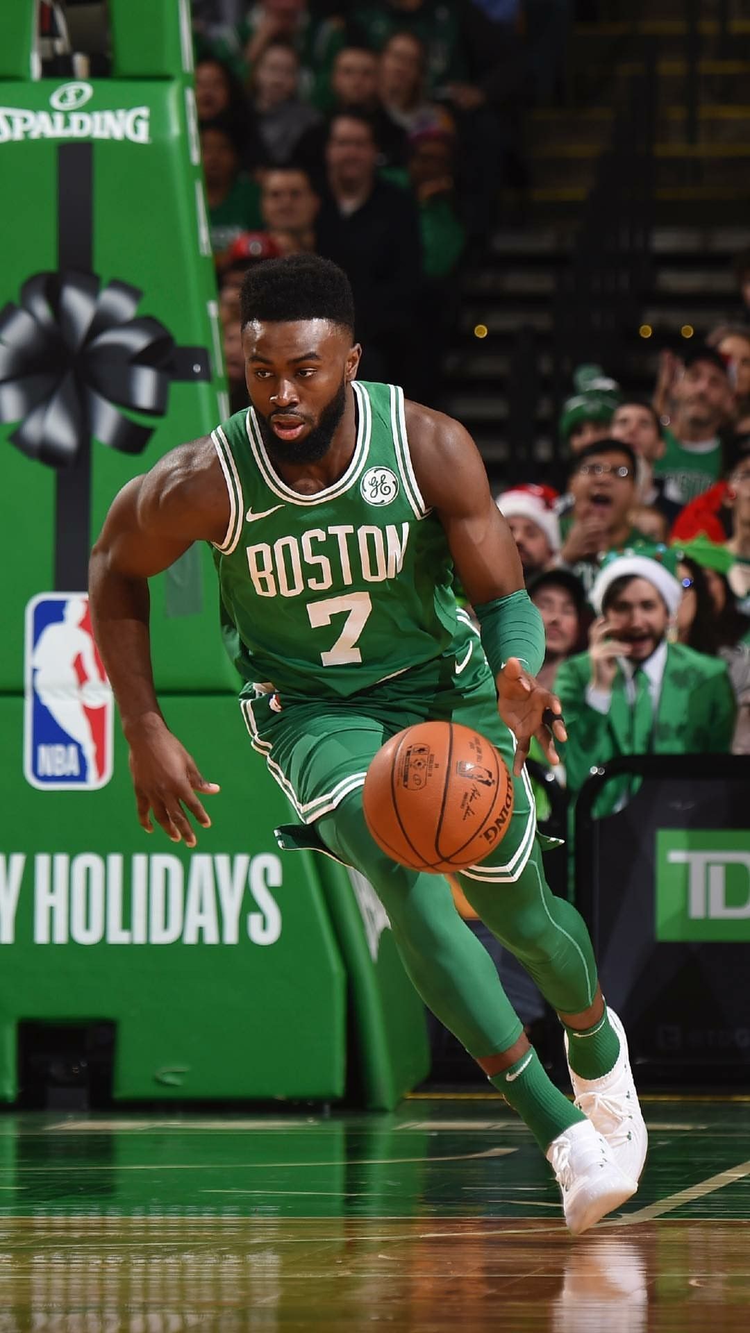 NBA ｜ 小萨博尼斯篮板创新高 帝王逆转敳尔迪夺六连胜